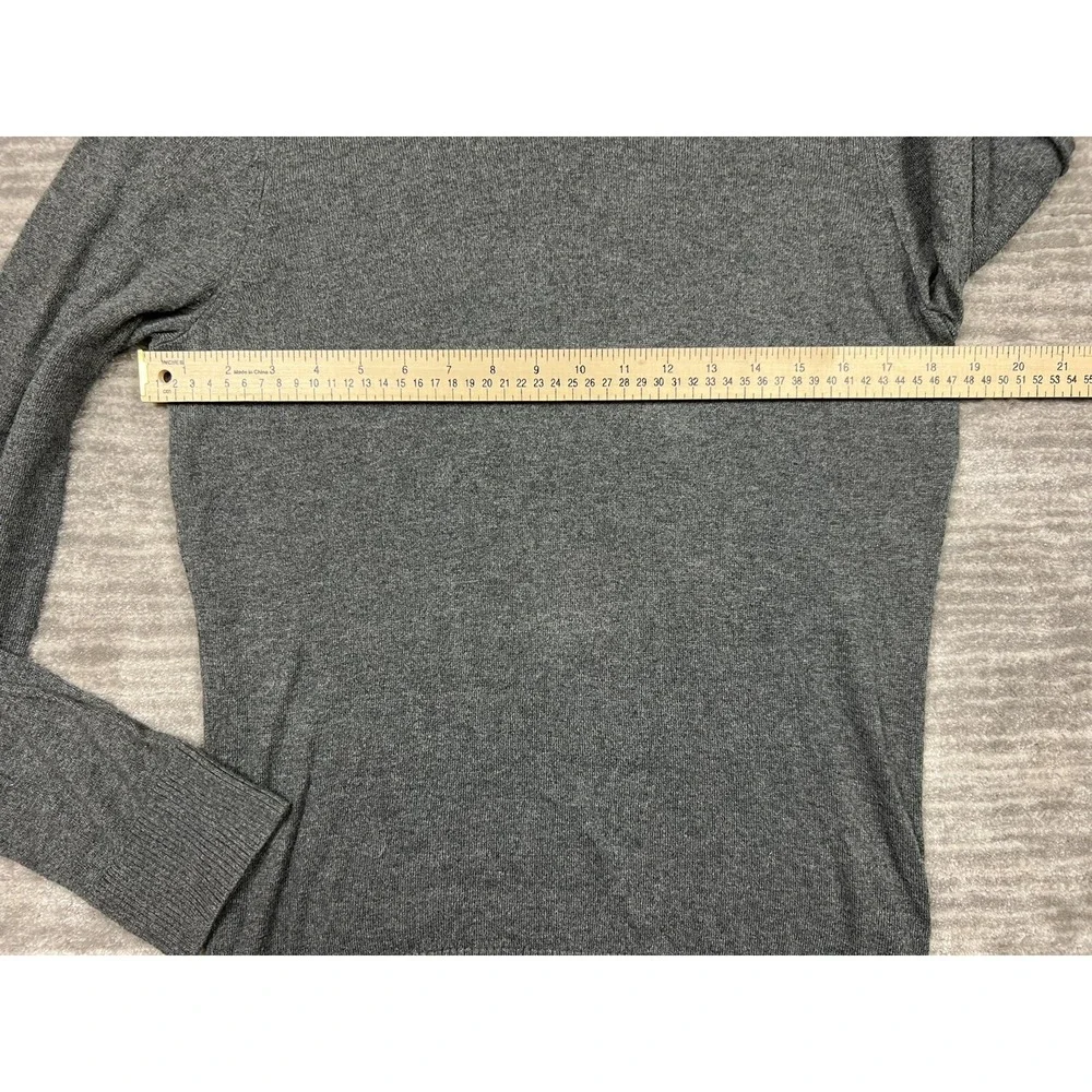 Hollister Sweater Mens Medium Gray Long Sleeve Casual V‎ Neck Pullover